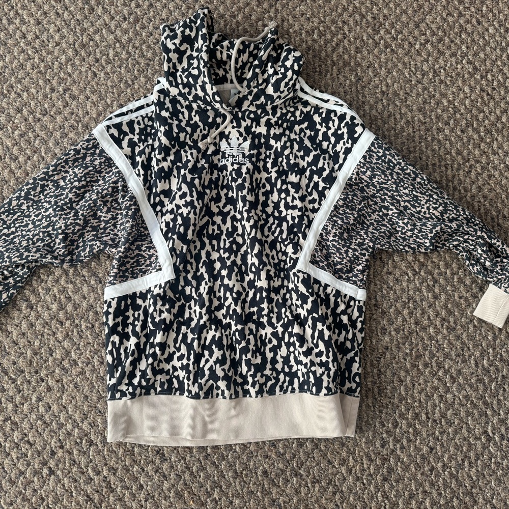 Adidas women’s ' leopard  Patterned Hoodie M